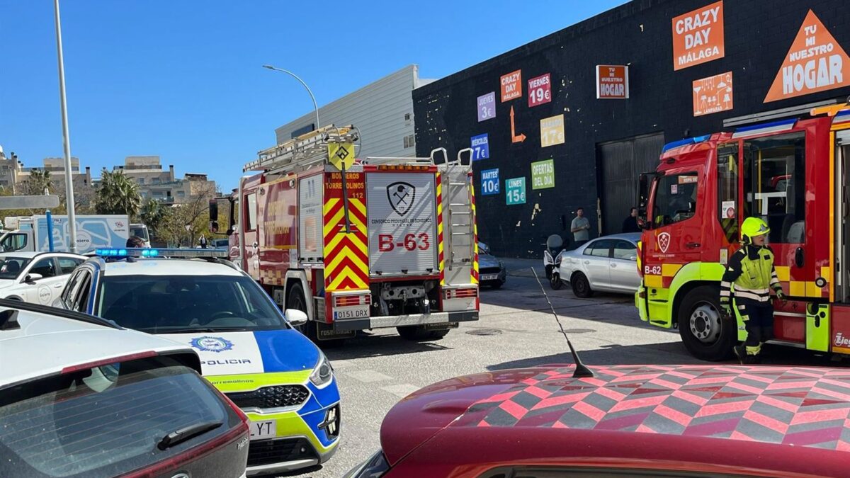Extinguido un incendio en un cuadro eléctrico de una nave industrial en El Pinillo, en Torremolinos