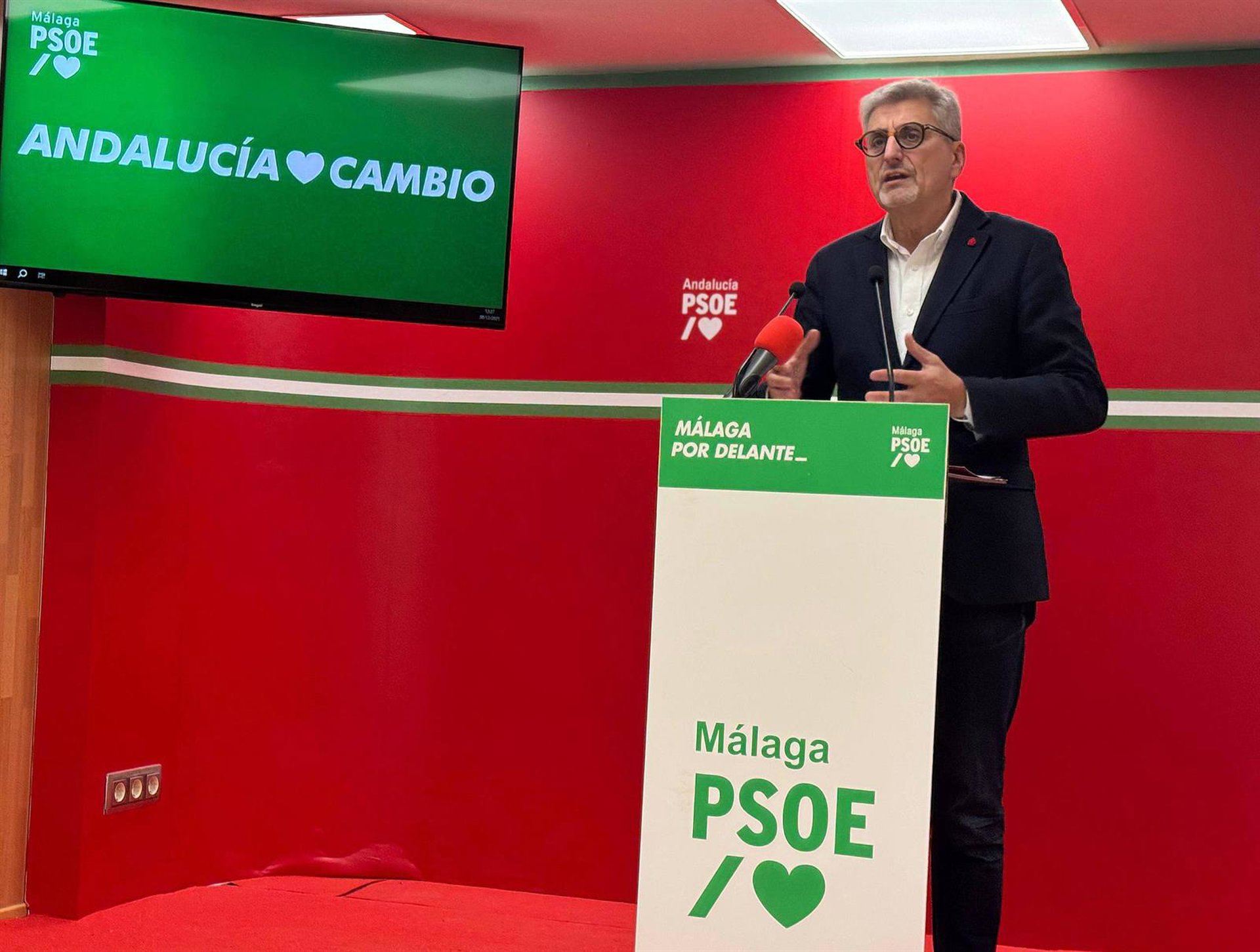 PSOE dice que "el éxito" de la Semana Santa de Málaga "desmonta el alarmismo irresponsable" de Moreno