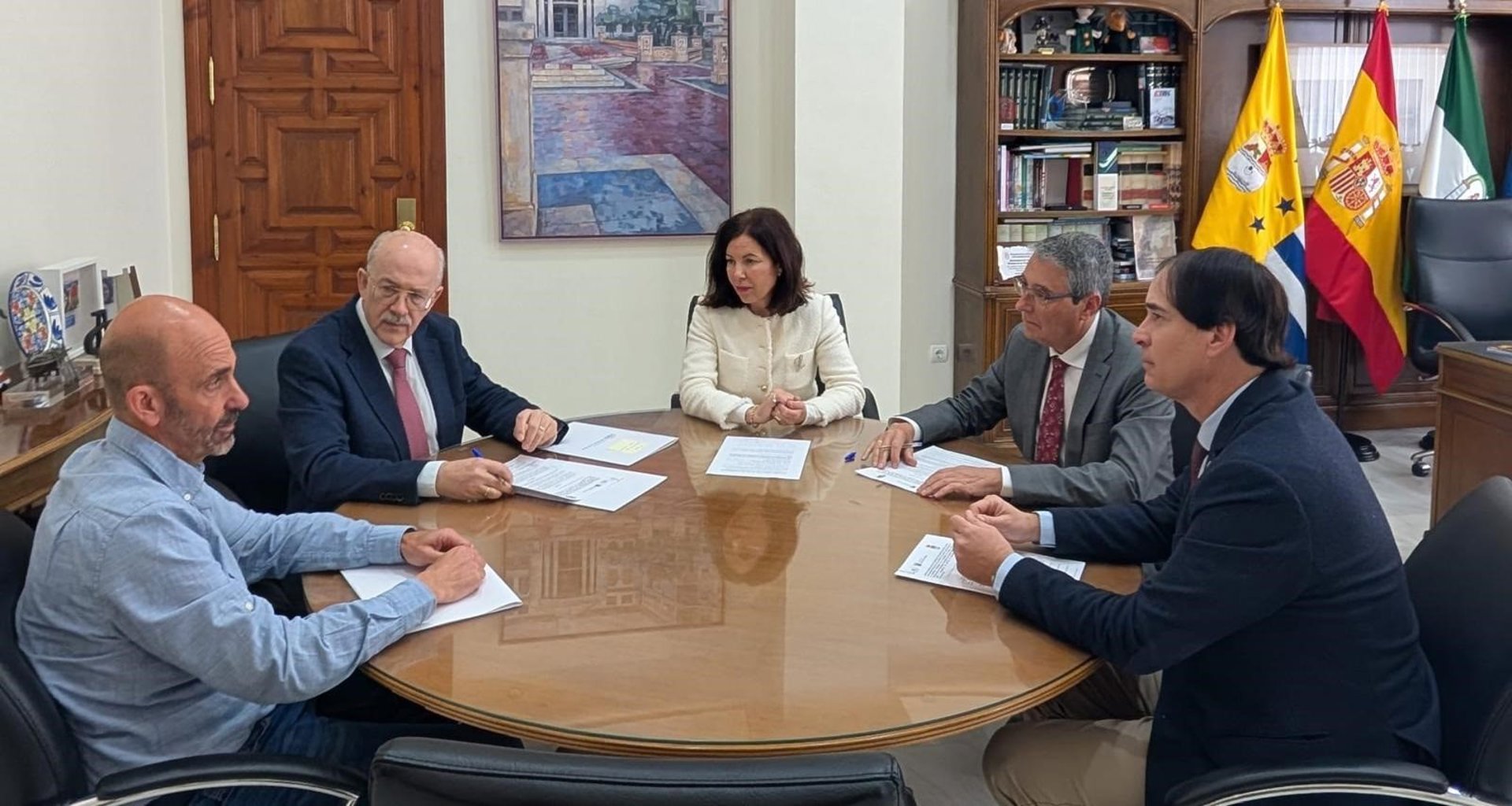 Rincón de la Victoria y Colegio de Veterinarios firman adenda al convenio en relación con colonias felinas