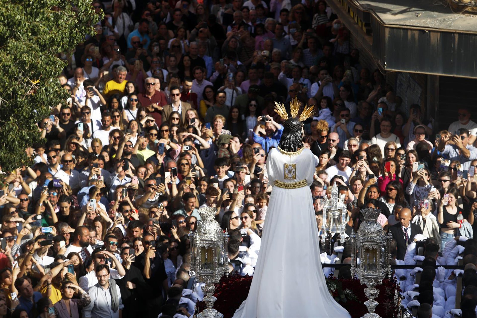 Unos 1.200 mayores y personas con discapacidad disfrutarán de Semana Santa en tribuna de la plaza de la Marina