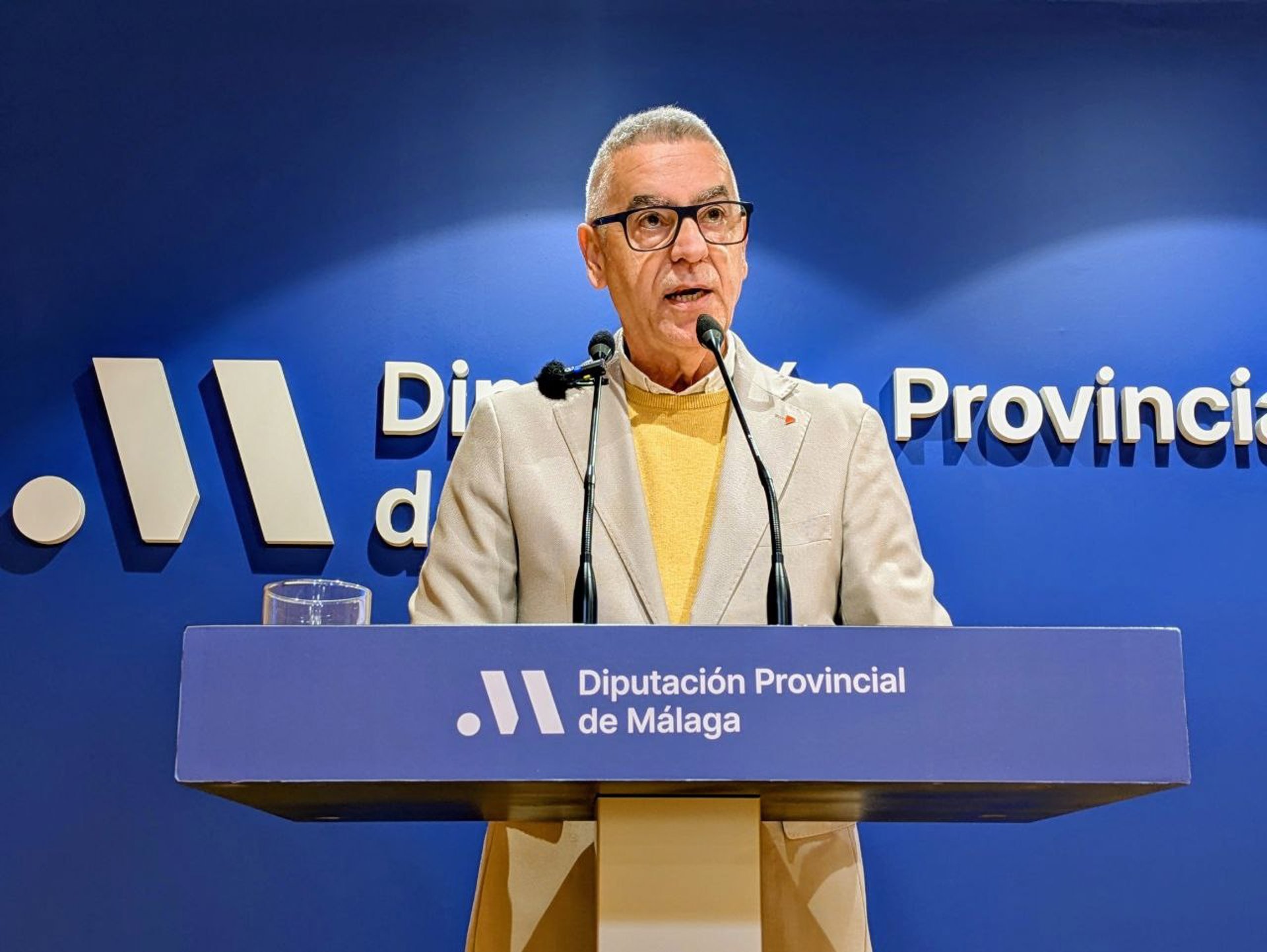 Con Málaga exige a Junta que mantenga FP para alumnos con necesidades especiales en IES Salvador Rueda de Velez