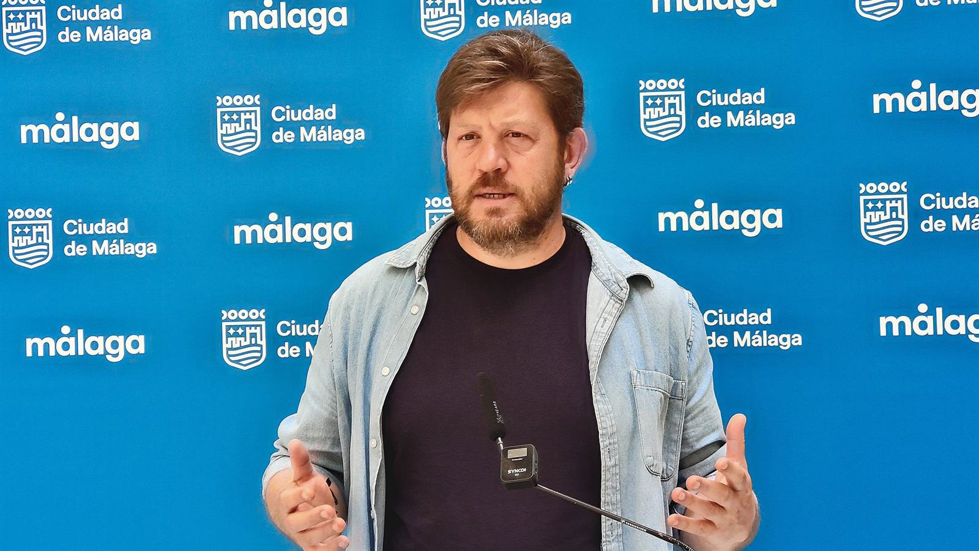 Con Málaga propone "reforzar y blindar el compromiso institucional del Ayuntamiento contra el racismo"