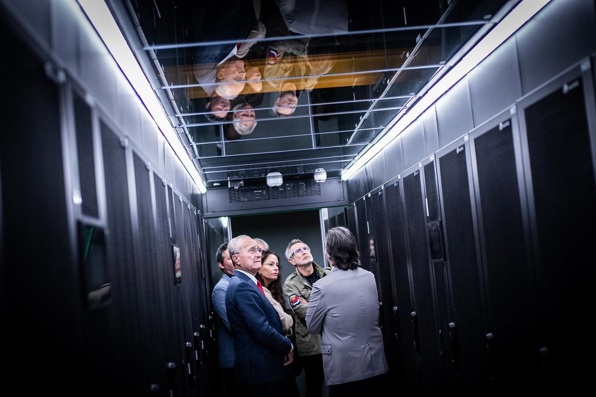 De la Torre visita el centro de datos de Templus en Málaga, que prevé ampliar su sede