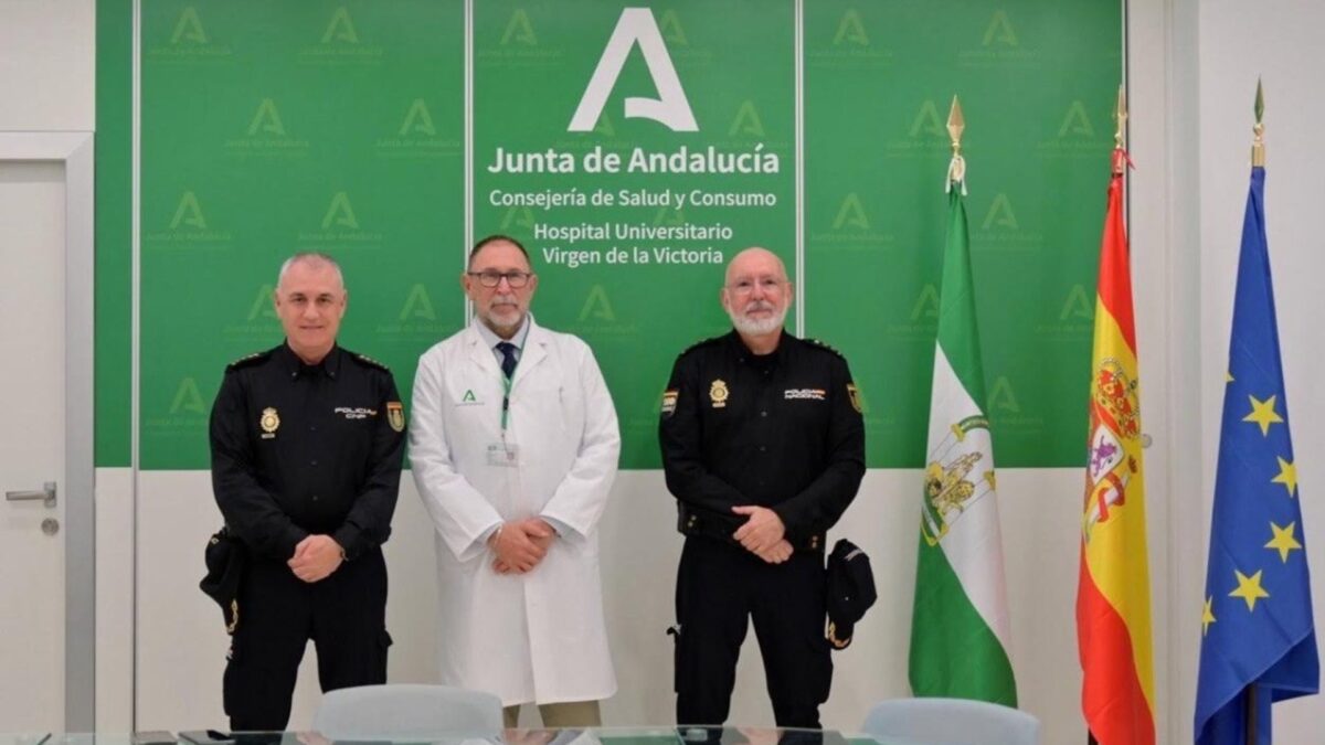 El Clínico de Málaga y Policía Nacional aúnan criterios en materia de colaboración conjunta