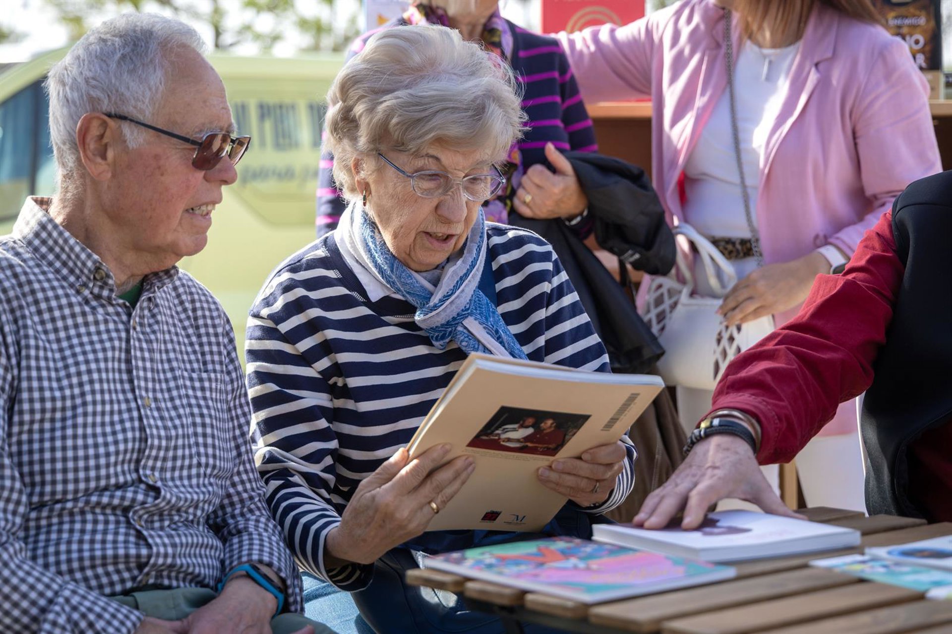 La Diputación acerca más de 4.000 libros a mayores con la nueva edición del Plan de Fomento de la Lectura