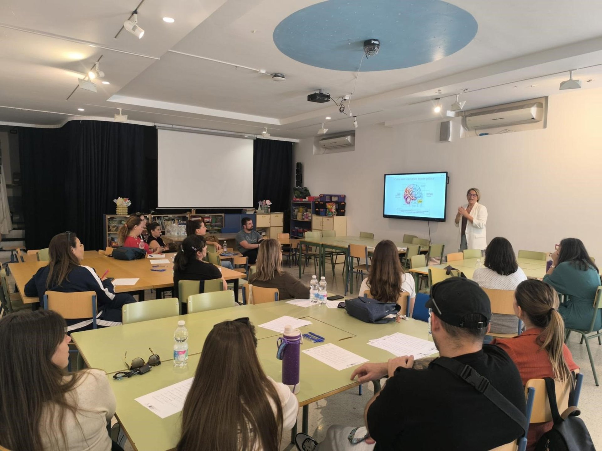 La Escuela Municipal de Familias de Rincón abordará en mayo nuevas sesiones sobre autoestima y ciberseguridad