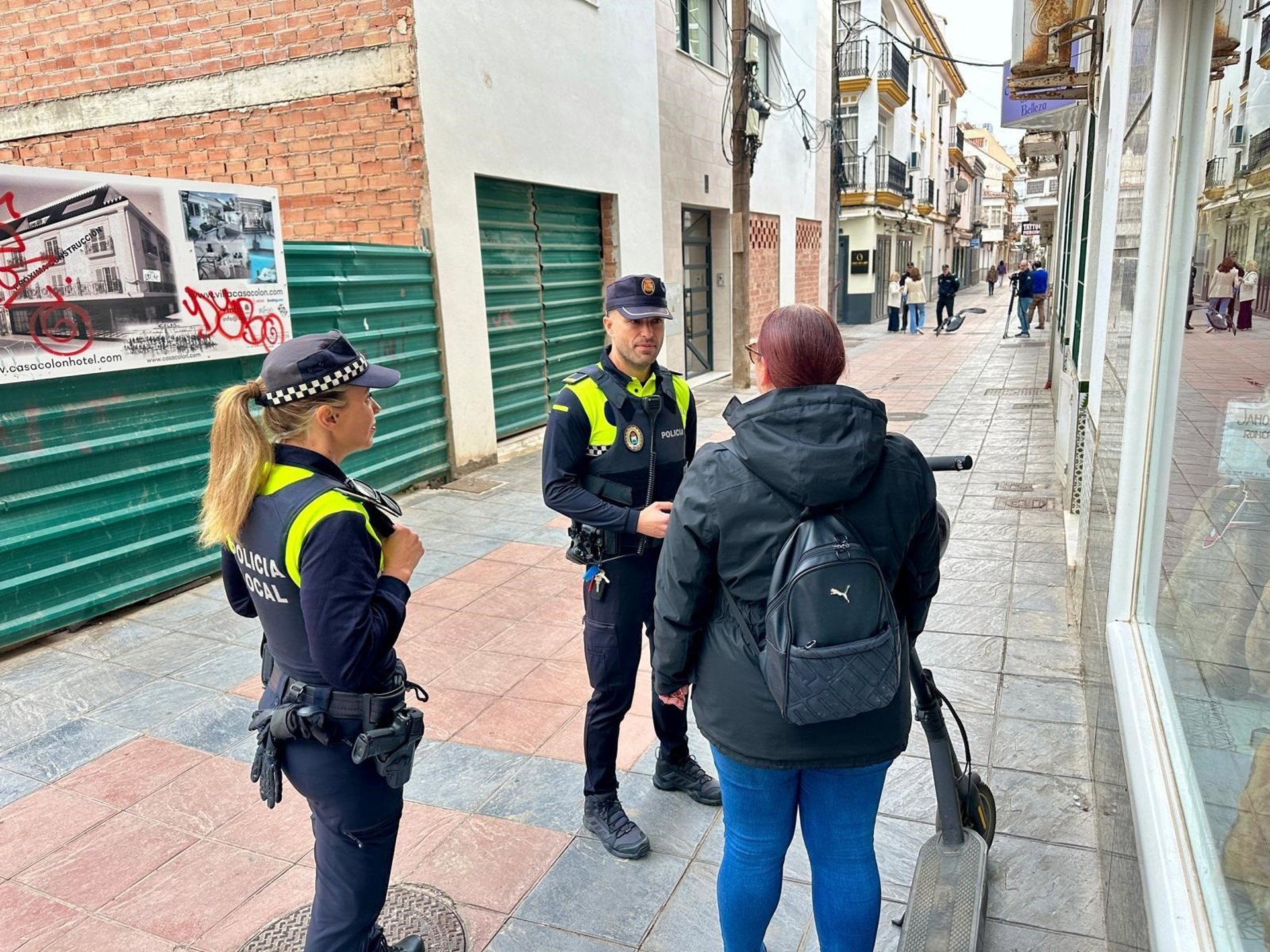 La Policía Local de Fuengirola intensifica la vigilancia contra el mal uso de los patinetes