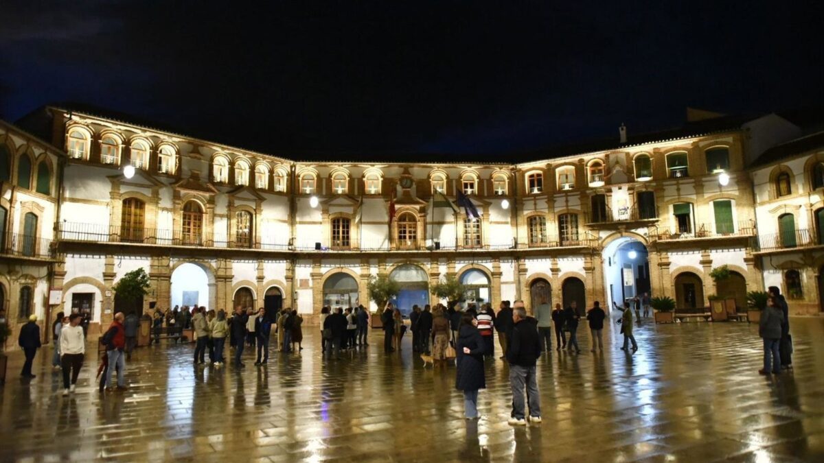La plaza Ochavada de Archidona ilumina su Semana Santa con tecnología led