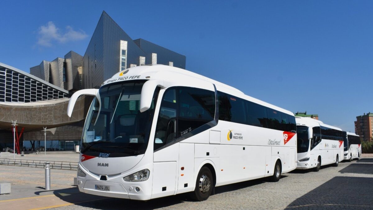 Más de 1.200 obras participan en el concurso de dibujo 'Diviértete en el bus' sobre seguridad vial