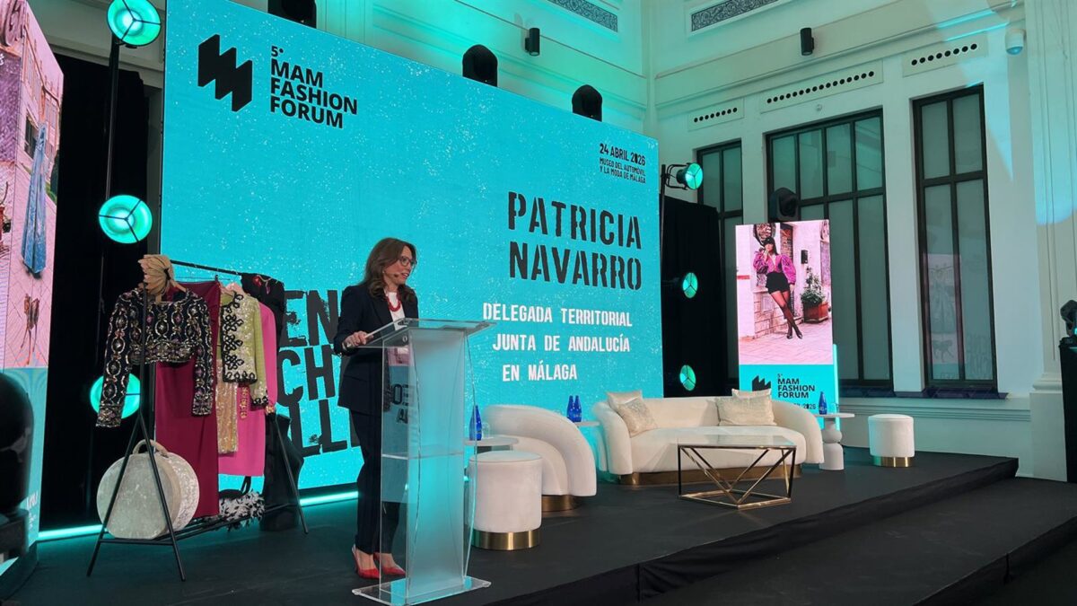 Navarro señala a Málaga "como potencia de la moda", al adaptarse a "las nuevas formas de diseñar y consumir"