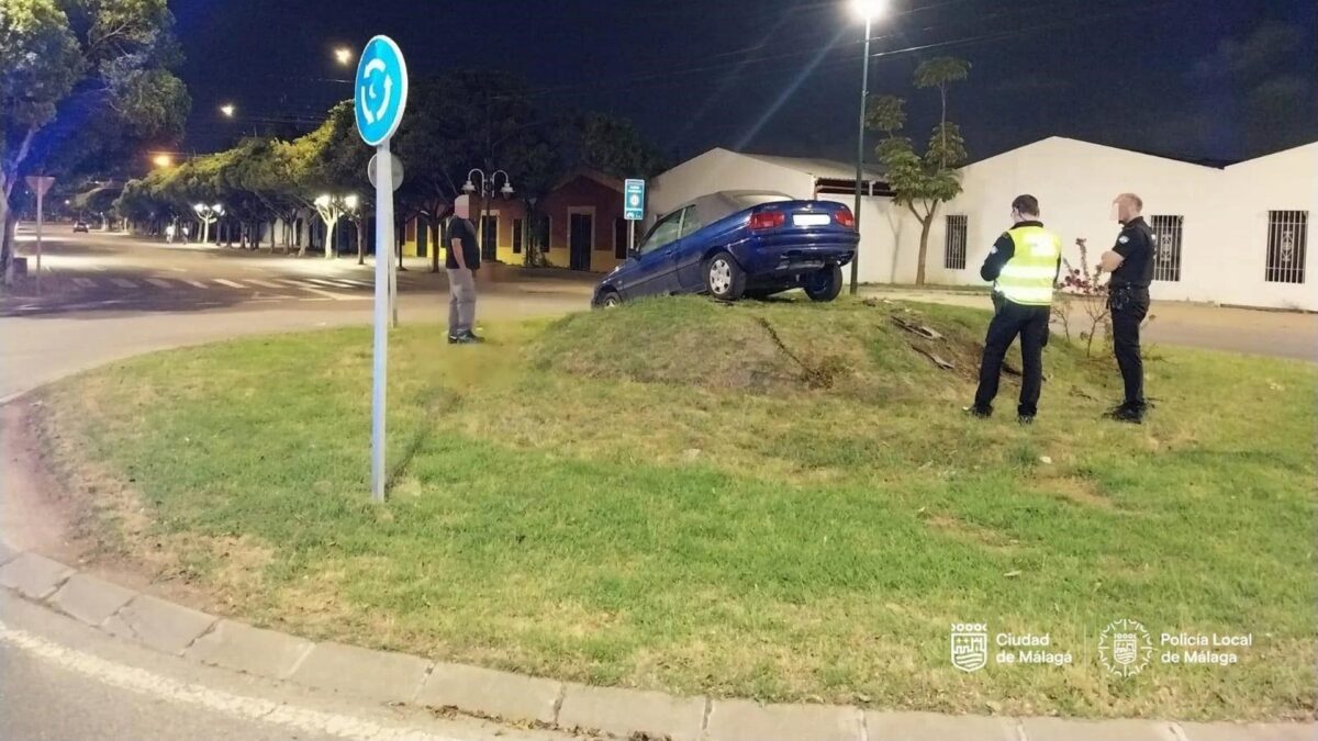Dos detenidos en Málaga por un delito contra la seguridad vial y por el presunto robo de un coche