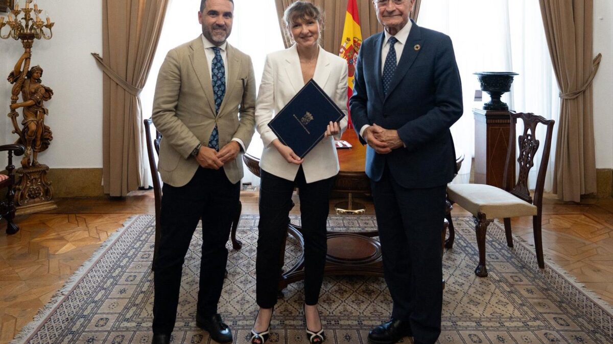 El Ayuntamiento de Málaga y Ouigo firman un protocolo de colaboración para reforzar la promoción turística