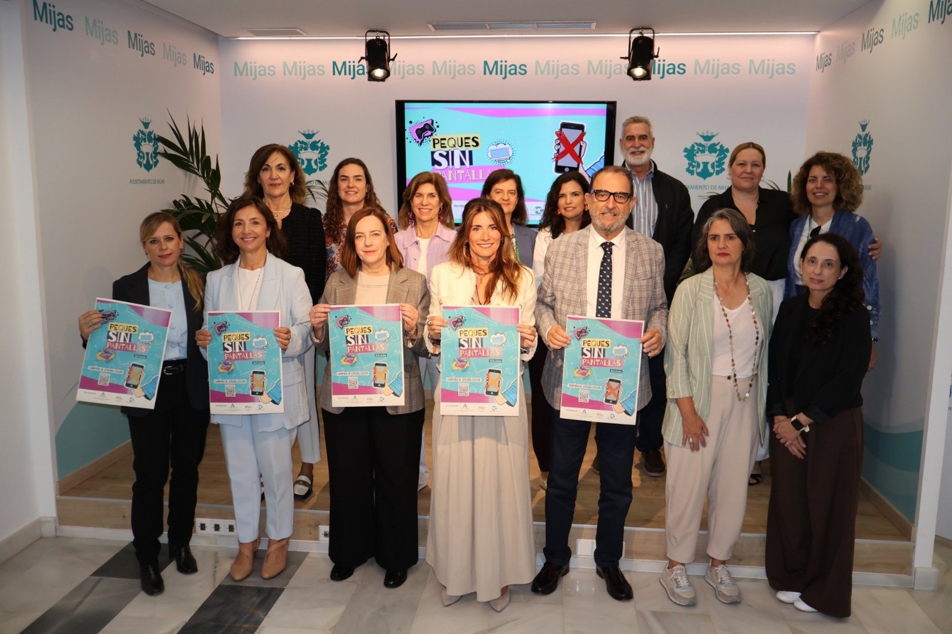 Impulsa en Mijas una campaña para informar de uso adecuado y riesgos de las pantallas entre los niños