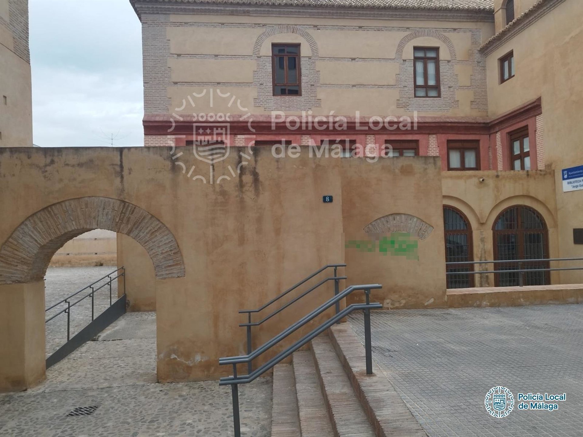 La Policía Local de Málaga identifica al autor de una pintada vandálica en el Convento de San Andrés
