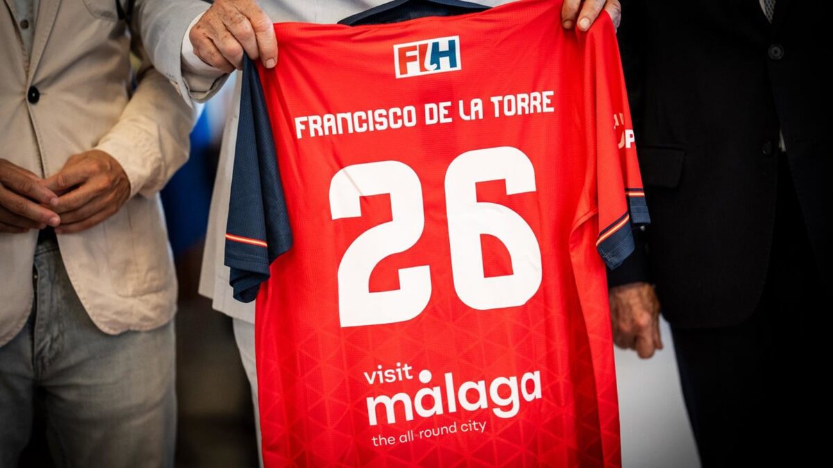 Málaga renueva acuerdo con Real Federación Española de Hockey y presenta camisetas para el Campeonato del Mundo