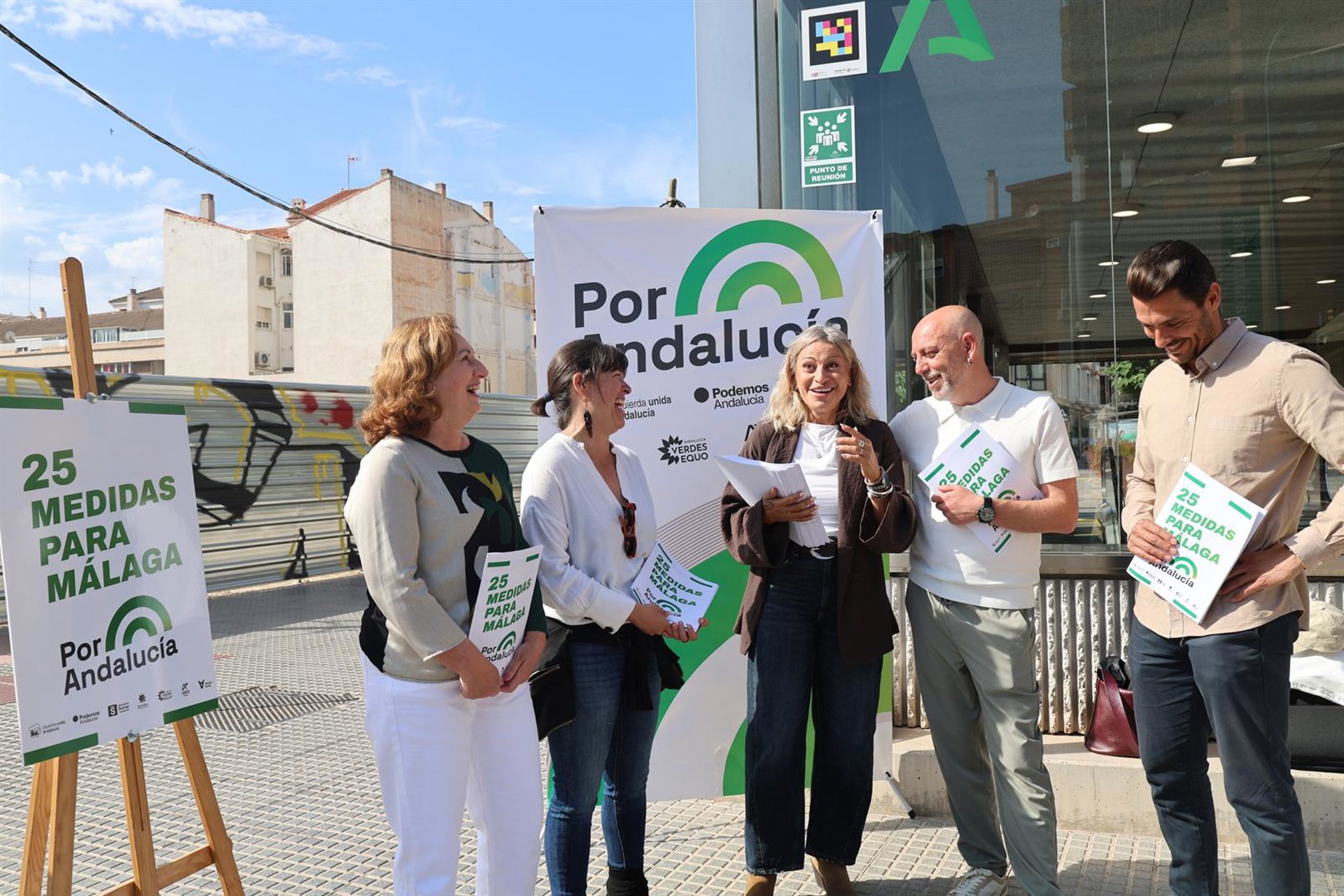 Por Andalucía plantea 25 medidas que "ponen a la gente en el centro" frente al "plan depredador" de Moreno
