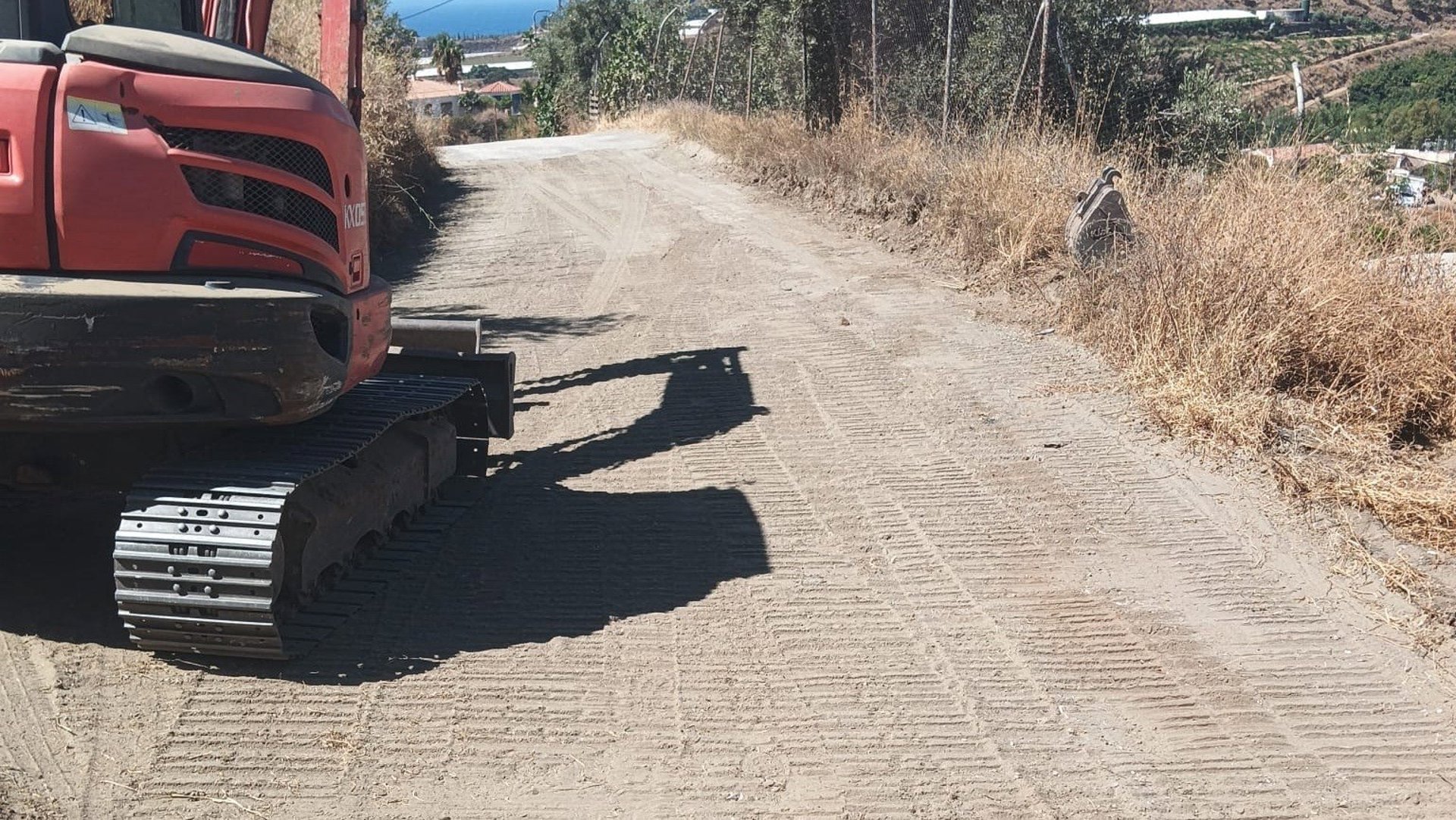 Torrox inicia la mejora de 68 kilómetros de caminos rurales con una inversión "cercana a los 200.000 euros"