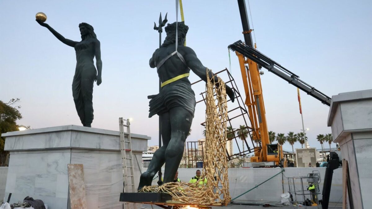 Ayuntamiento acepta las estatuas del puerto y pide autorización para mantenerlas en el lugar hasta un año más