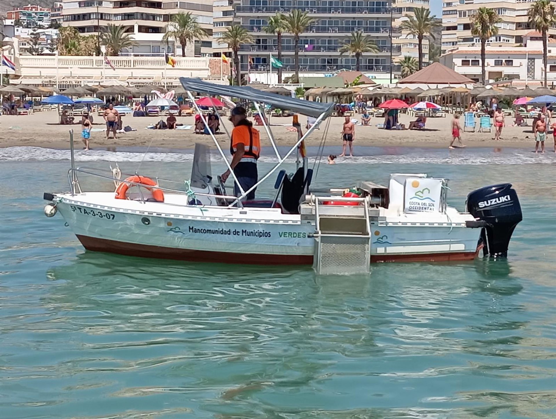 Baja en junio el volumen de residuos recogidos en el mar en la Costa del Sol Occidental