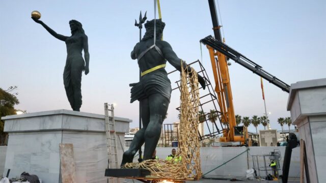 De la Torre, a favor de mantener las estatuas del puerto donde están "por ahora"