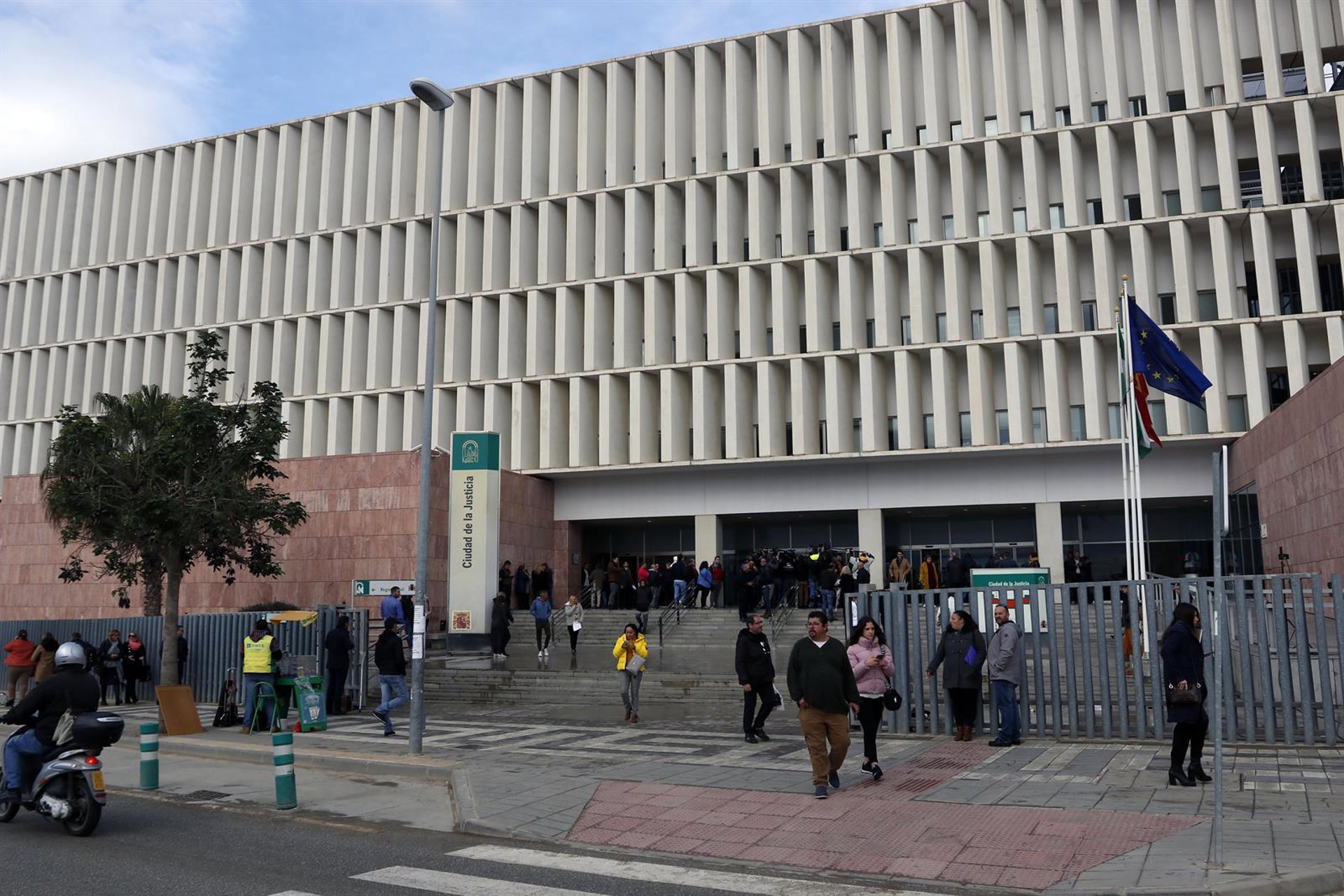 Dos condenados por tener en "semiesclavitud" y con otras identidades a trabajadores extranjeros