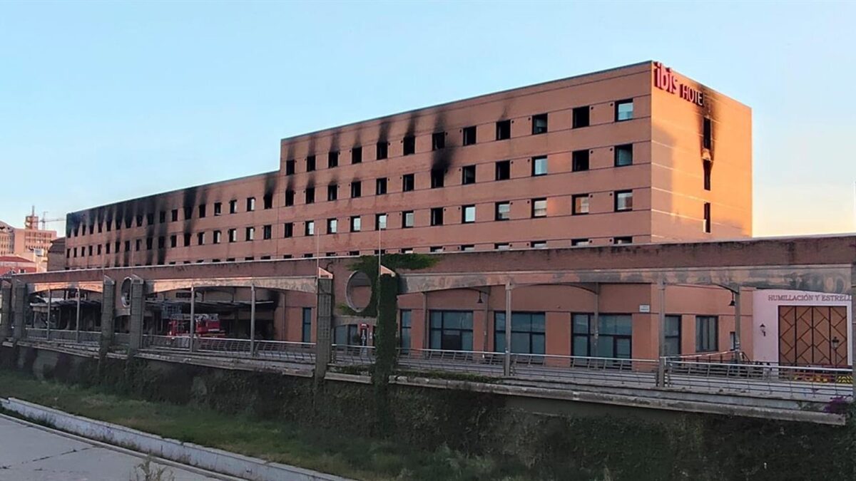 El Ayuntamiento exige retirar el sistema de climatización del hotel afectado por el incendio