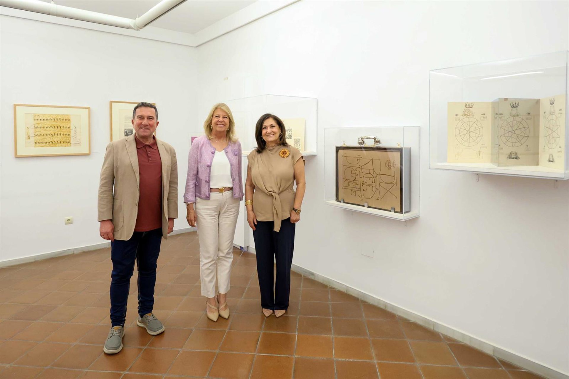 El Museo del Grabado de Marbella acoge la muestra del primer libro objeto concebido íntegramente por Dalí