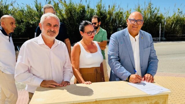El alcalde de Vélez-Málaga anuncia el inicio de las obras del acerado norte entre Chilches y Benajarafe