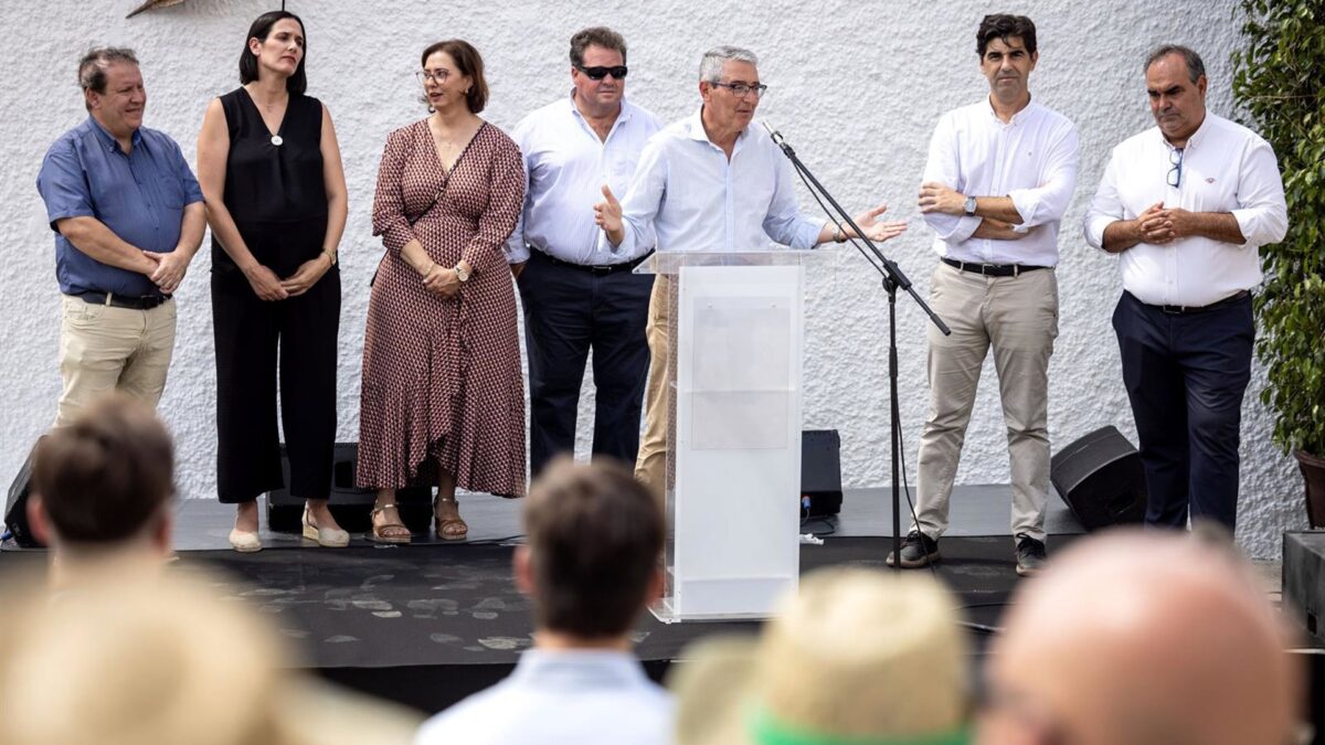 El presidente de la Diputación destaca la importancia del sector primario en la economía y vida de los pueblos