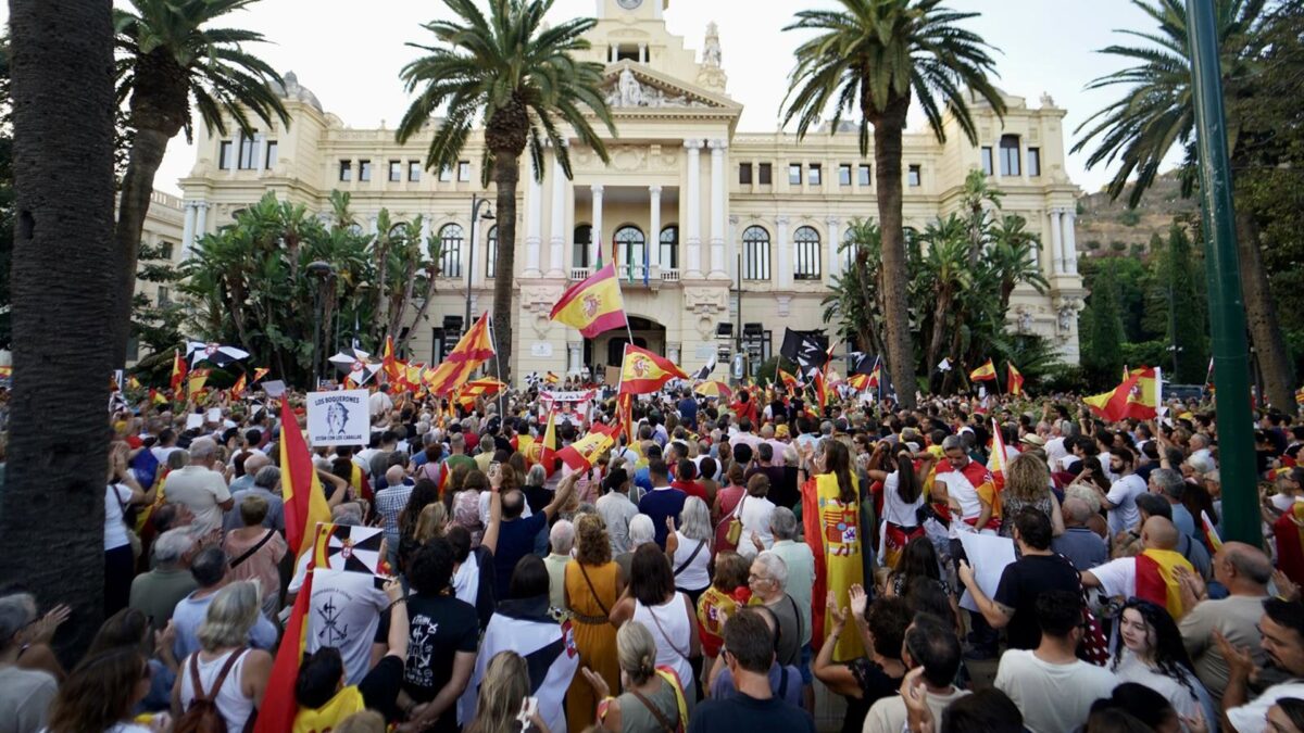Investigan el robo de la bandera de Ceuta de la puerta del Ayuntamiento de la capital