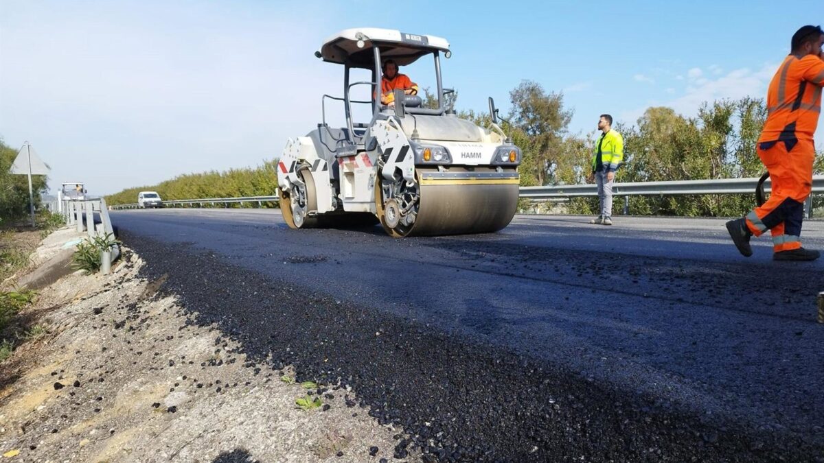 La Junta destina 17,5 millones en la renovación del firme de las carreteras de la provincia de Málaga