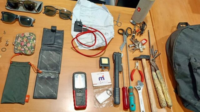 La Policía Local de Mijas refuerza la vigilancia y detiene a tres personas por robo en vehículos