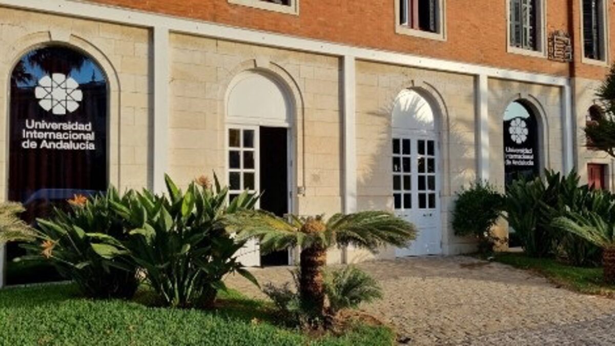 La UNIA debate sobre la transformación de la docencia universitaria ante la IA para "evitar aulas vacías"