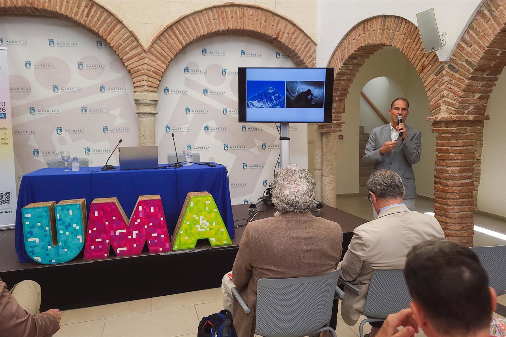 La medicina solidaria y la crisis de democracia centran la jornada de Cursos de Verano de la UMA en Marbella