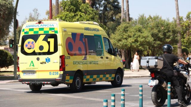 La mujer a la que su pareja intentó estrangular en Málaga se encuentra estable en la UCI