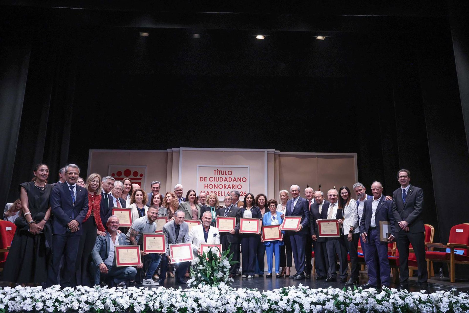 Marbella reconoce a 17 vecinos por su contribución al desarrollo social, cultural y empresarial del municipio