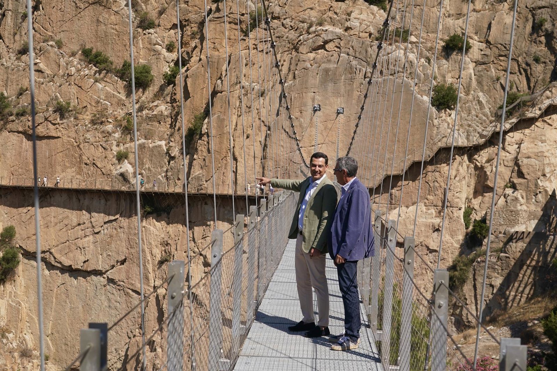 Moreno inaugura nuevo puente colgante de Caminito del Rey: "Es ya parte del patrimonio de Europa y la humanidad"