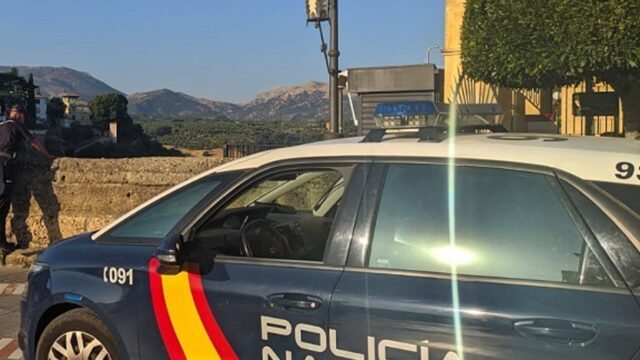 Muere tras sufrir una caída mientras construía un muro en Ronda