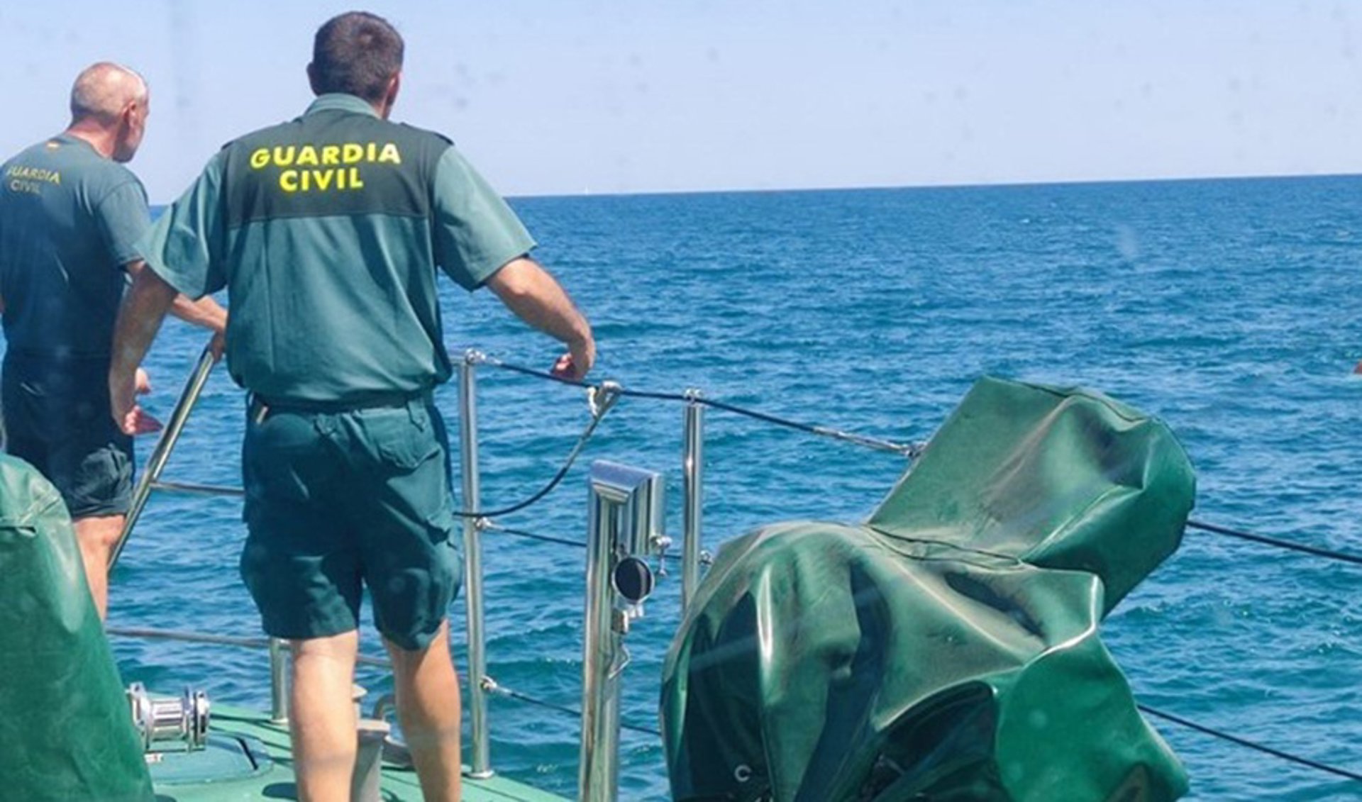 Muere un hombre al chocar una moto acuática y un barco en Fuengirola