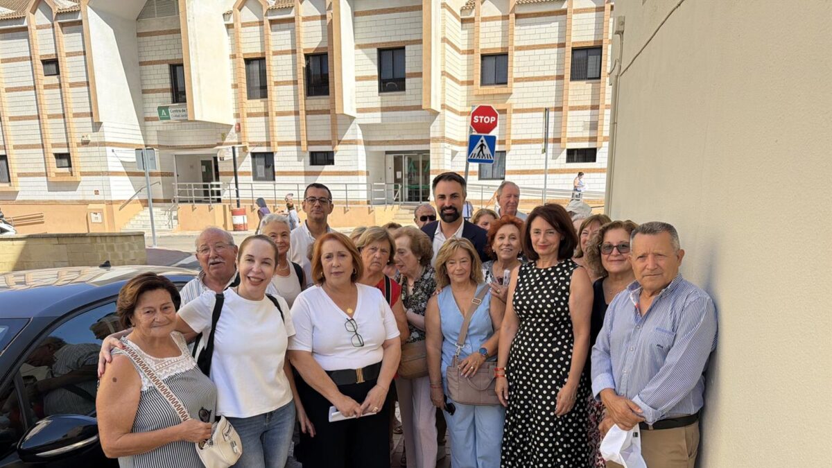 PSOE alerta de la "situación límite" en el Hospital Clínico por el "creciente desmantelamiento" de la Junta
