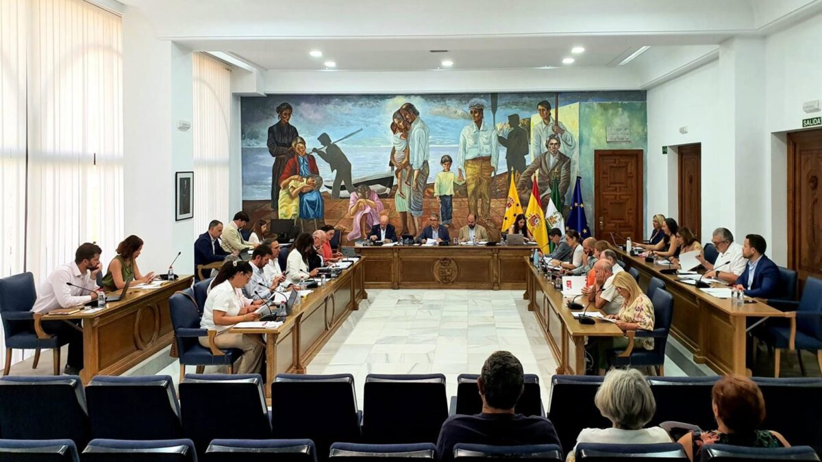 Pleno de Rincón de la Victoria aprueba reclamar a Correos que mantenga abierta la oficina de La Cala del Moral