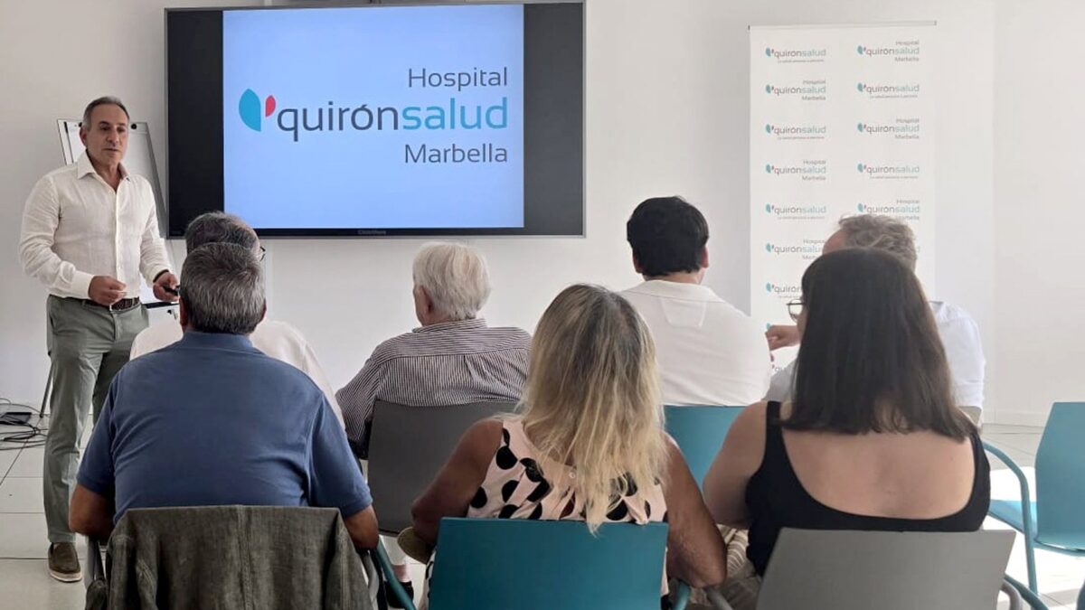 Quirónsalud Marbella presenta en Aulas de Salud una tecnología pionera para personalizar la cirugía refractiva