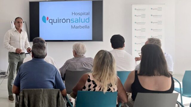 Quirónsalud Marbella presenta en Aulas de Salud una tecnología pionera para personalizar la cirugía refractiva