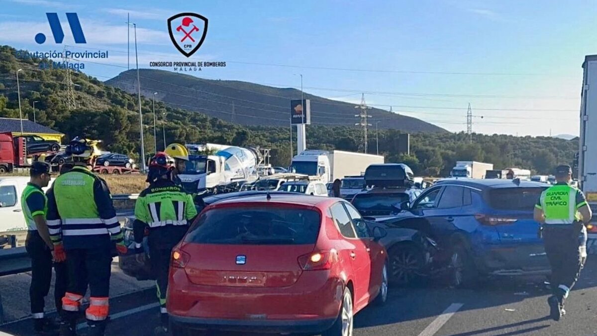 Retenciones de más de diez kilómetros tras una colisión múltiple en la A-7 en Torremolinos