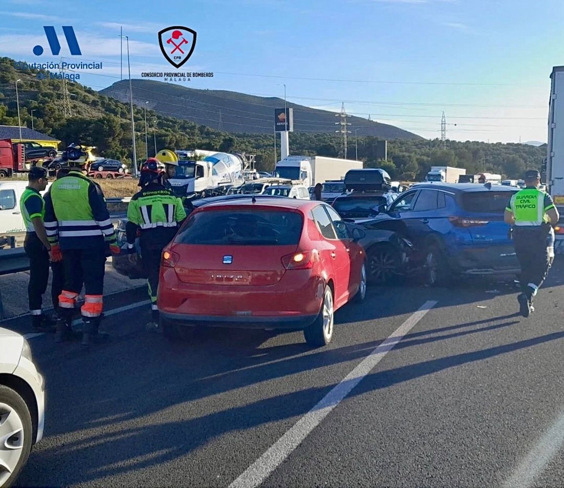 Retenciones de más de diez kilómetros tras una colisión múltiple en la A-7 en Torremolinos