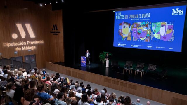 Salado destaca la "visión para dar solución a problemas de la sociedad" en foro 'Mujeres que Cambian el Mundo'