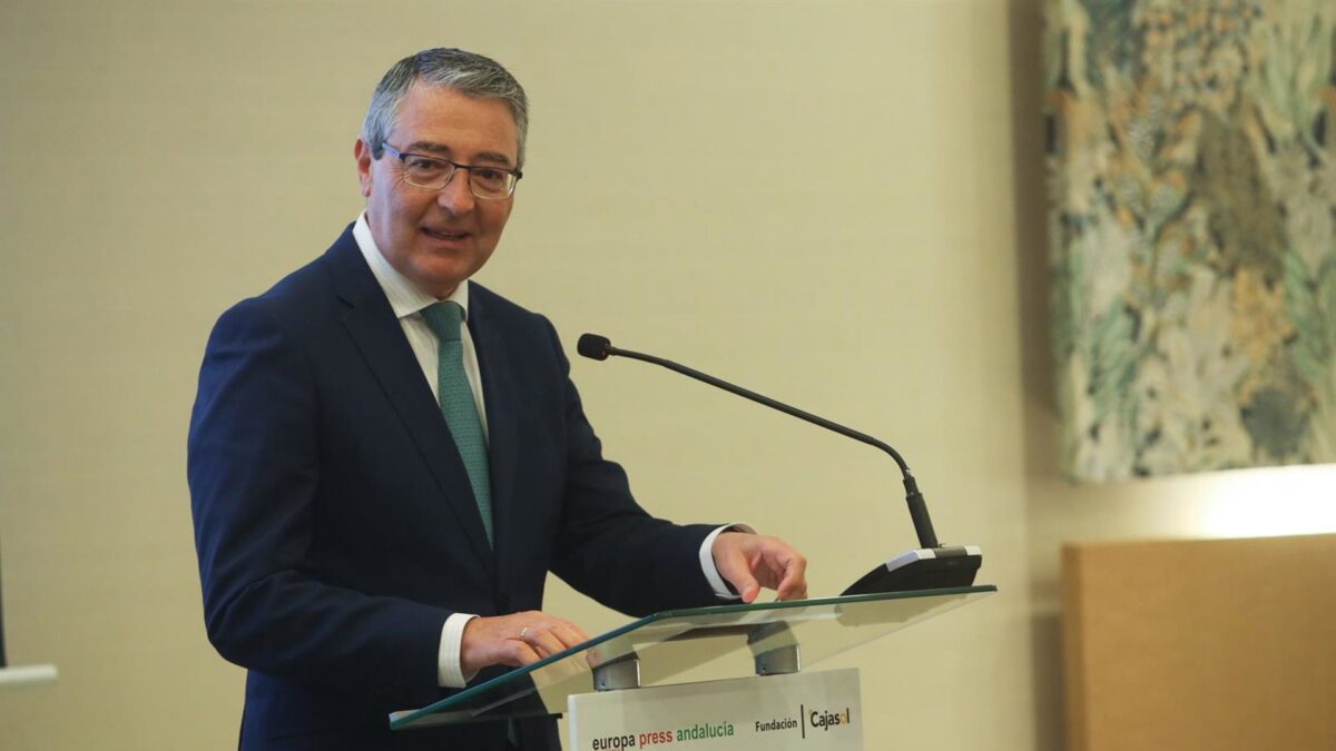 Salado pide al Gobierno una reunión para abordar "el colapso" de la A-7 y le acusa de "mirar a otro lado"