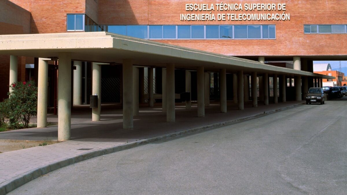 Talleres culturales, clubs de lectura, concursos y exposiciones en el inicio del curso en la UMA