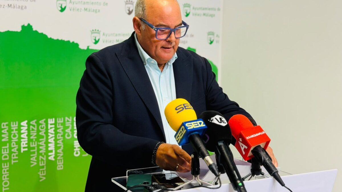 AV.- Jesús Lupiáñez dimite como alcalde de Vélez-Málaga y deja su acta de concejal