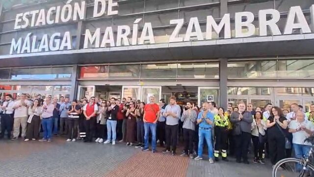 Accidente.- Varios minutos de silencio recuerdan a las víctimas de la tragedia ferroviaria